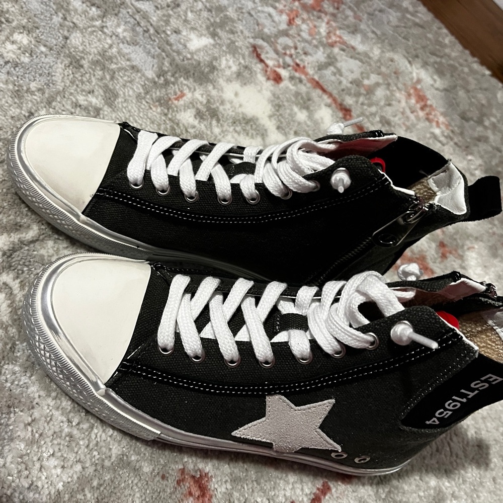 VINTAGE HAVANA SNEAKERS SZ7 - Almost New - Picture 3 of 10